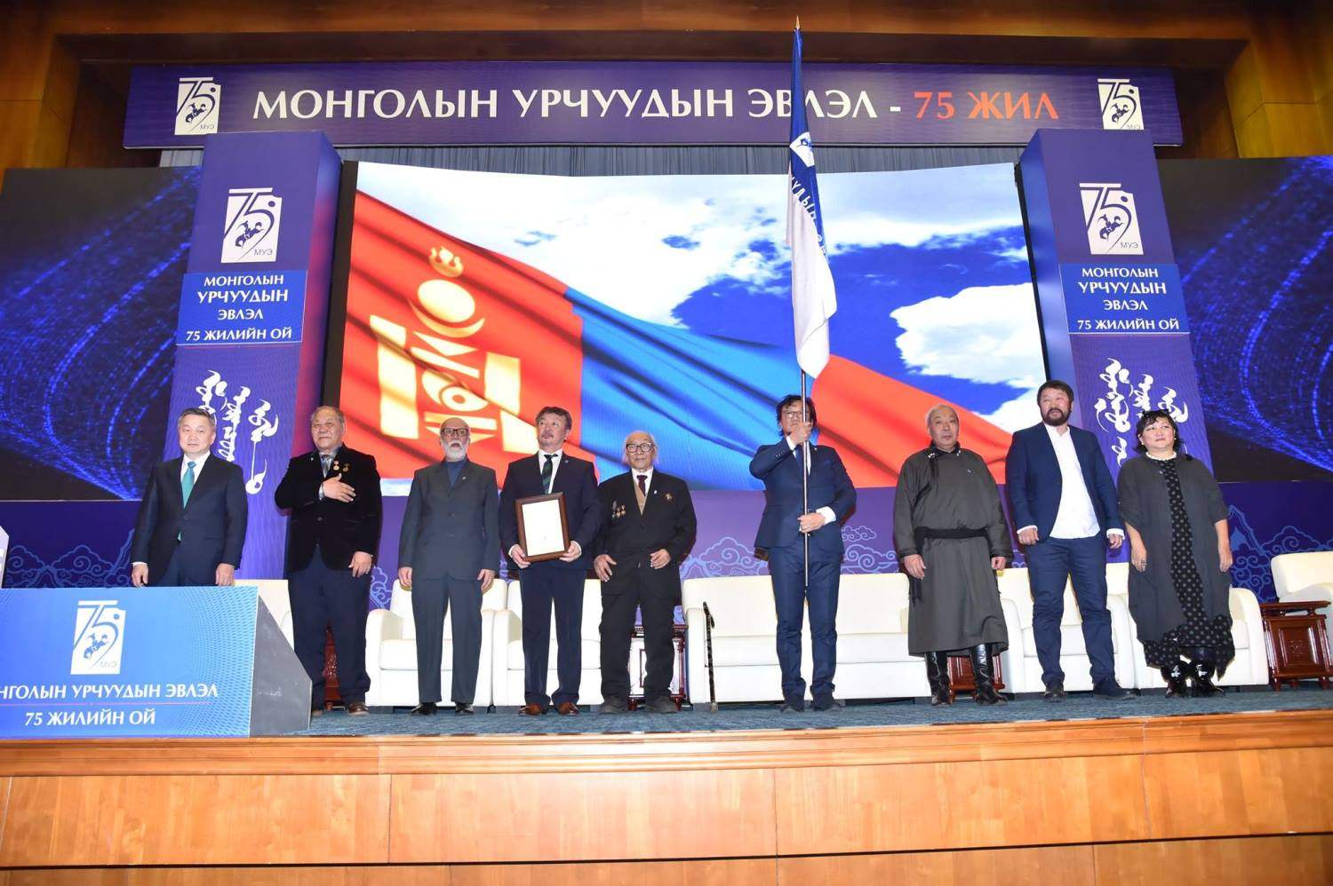 Монголын Урчуудын Эвлэлийг Сүхбаатарын одонгоор шагнав